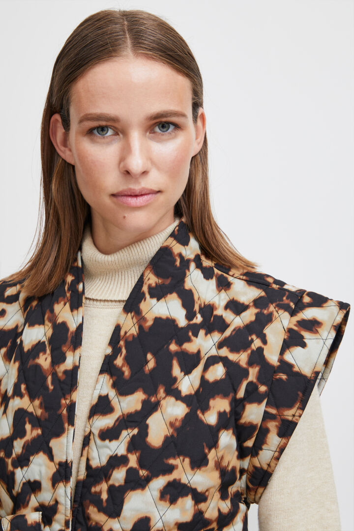 Bydaima Waistcoat - Toasted Coconut