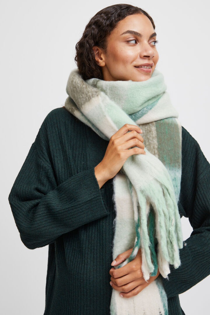 Bawatti Scarf - Cadmium Green