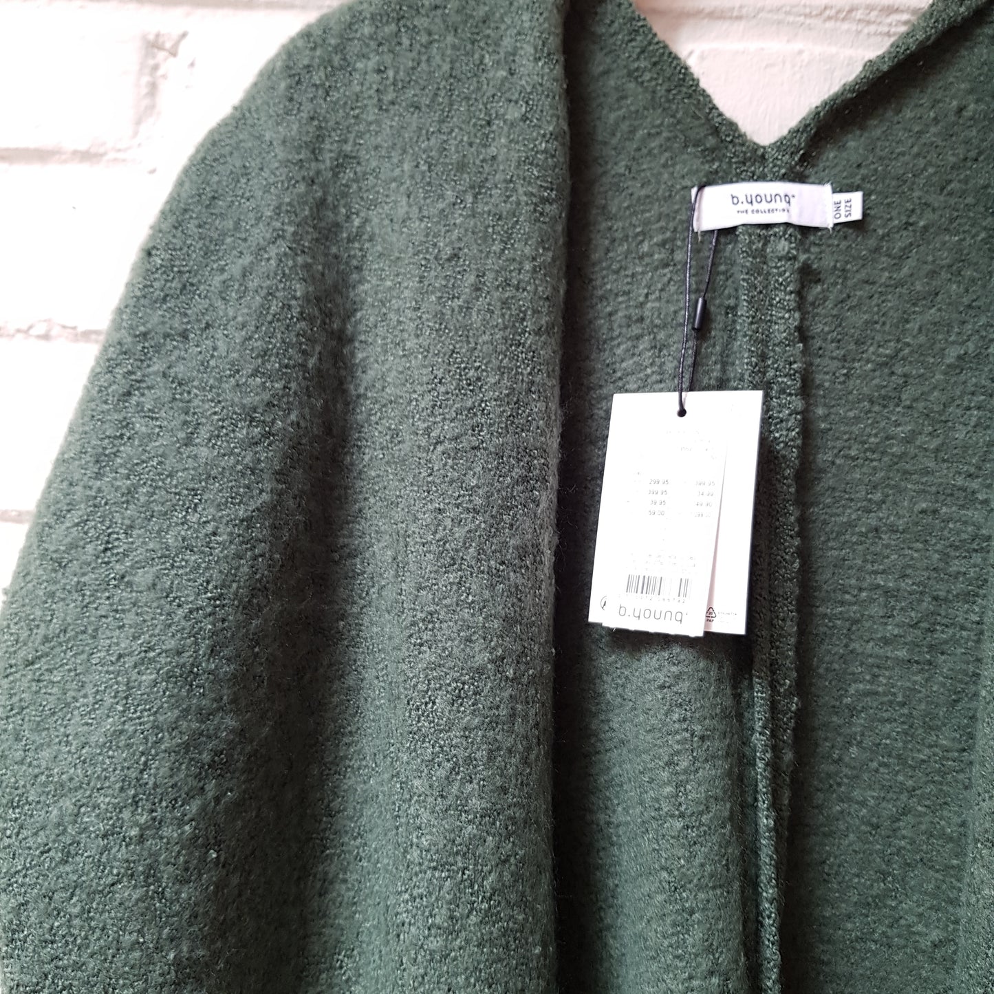 Bavika Poncho 2 - Cilantro