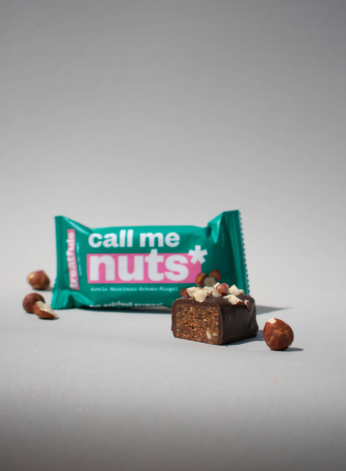 Dark chocolate hazelnut bar organic + vegan + gluten-free