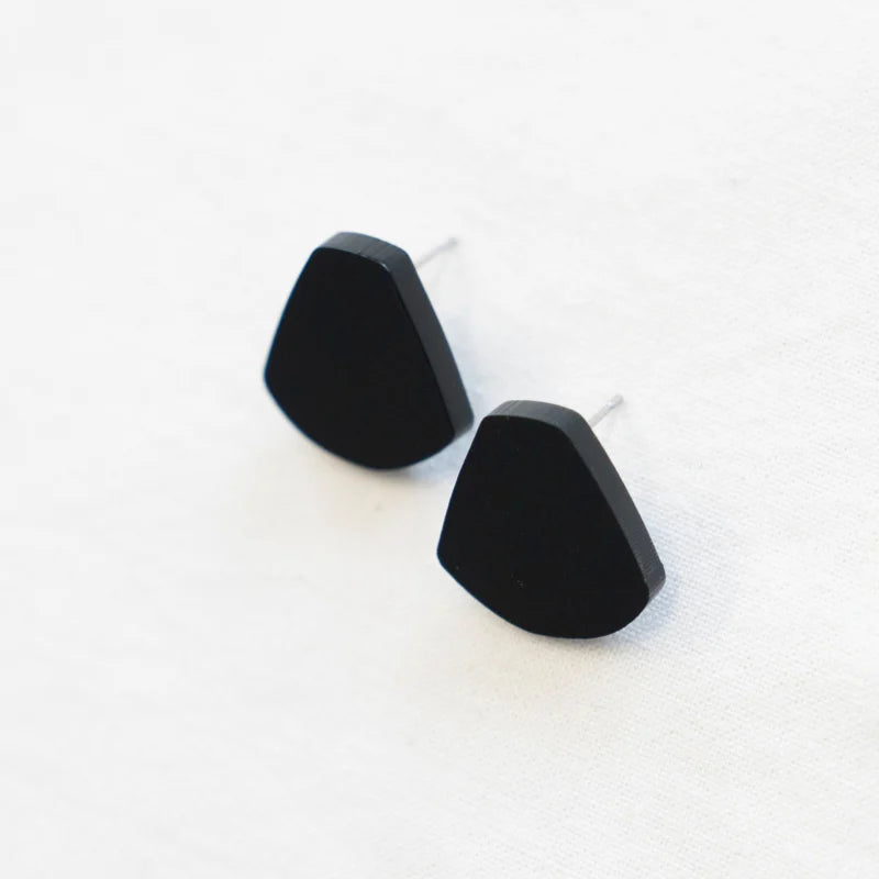 Stud.05 - Black