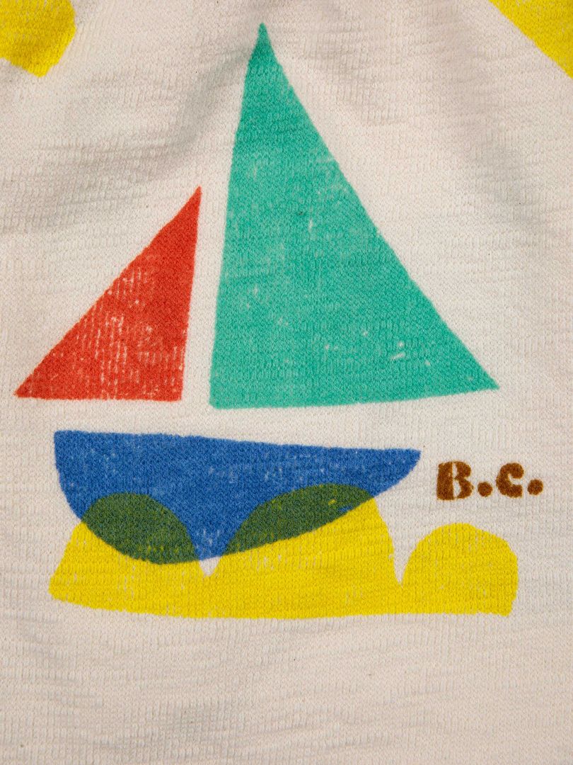 *Multicolor Sail Boat All Over - Bermuda Shorts