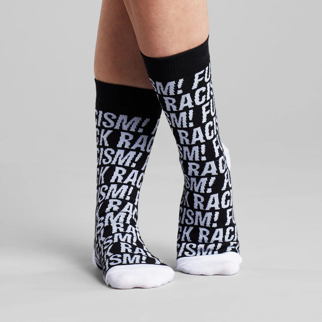 Socks Sigtuna Fuck Racism Pattern - Black