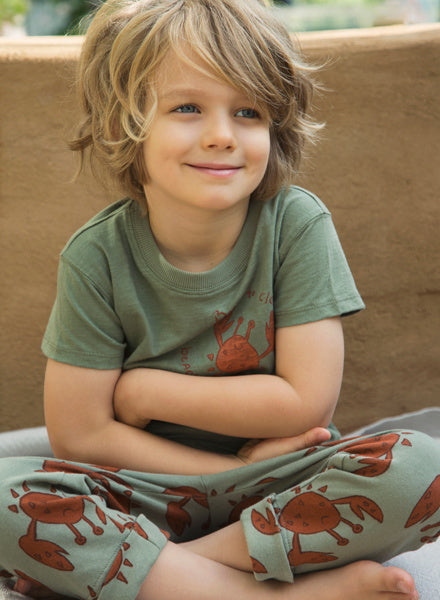 AM.ZOE.10 T-shirt with short sleeves and happy crab print - Oil Green