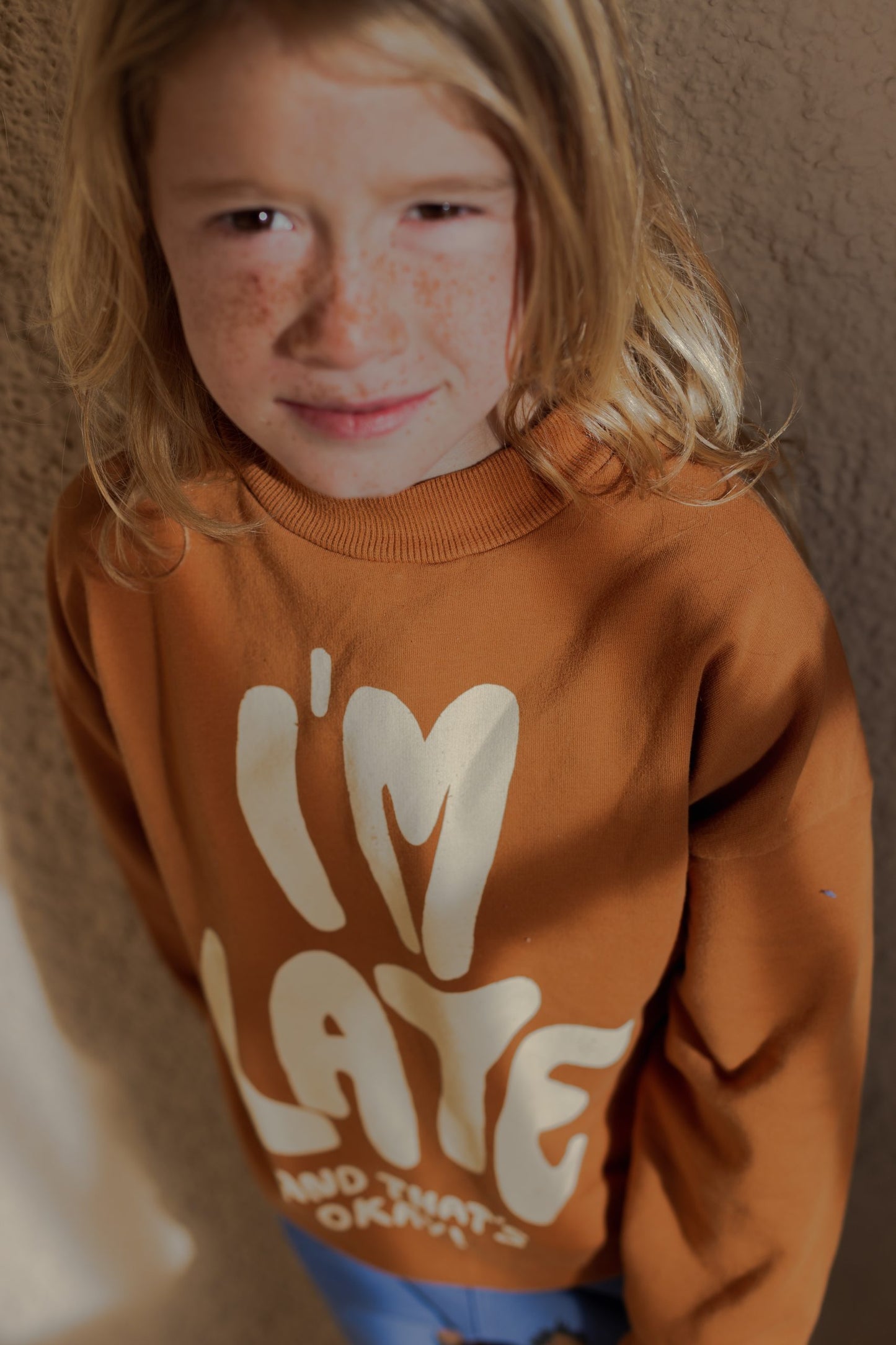 - SWEATSHIRTI'M LATE CARAMEL