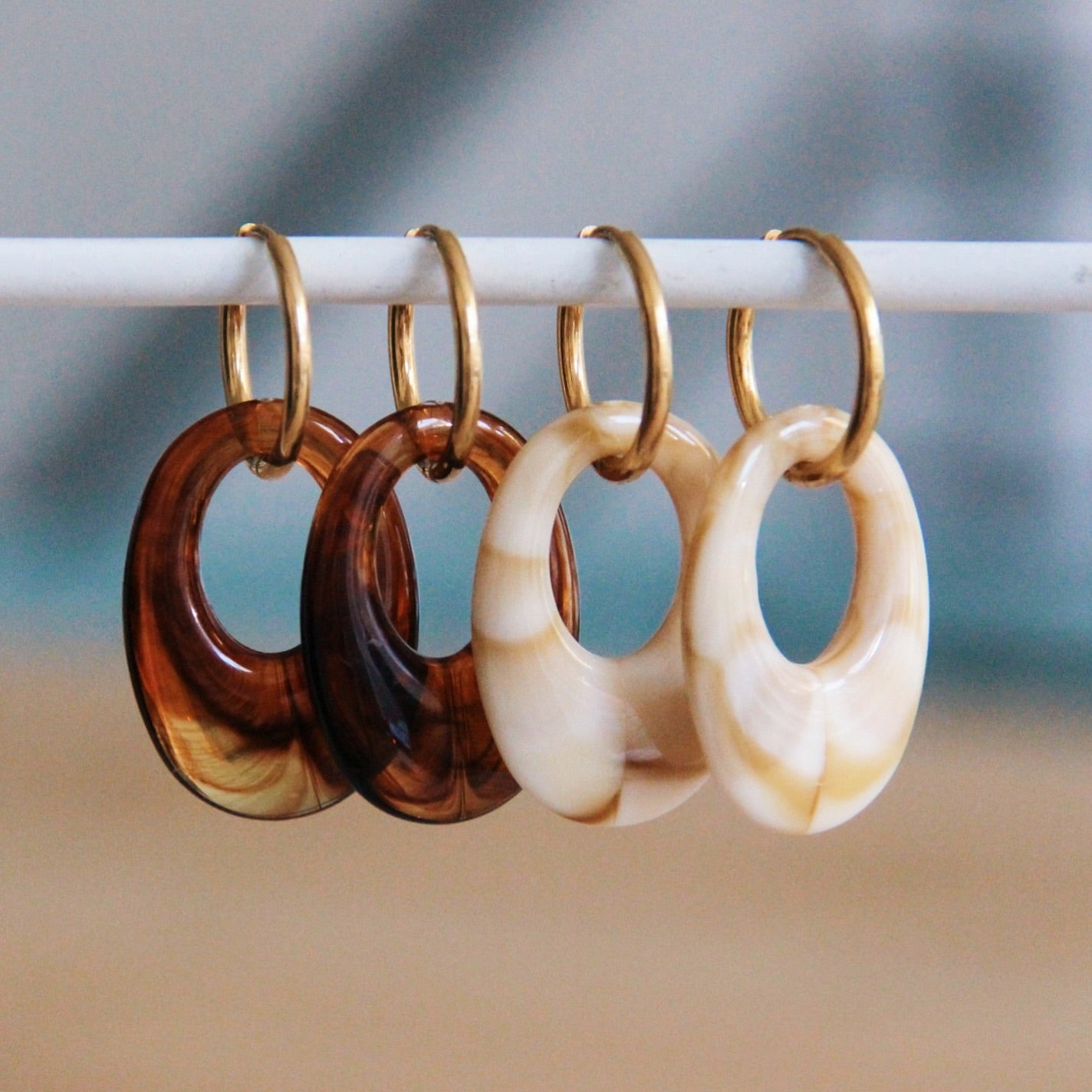 Stainless steel earring with resin drop  - Brown/Gold - SO707