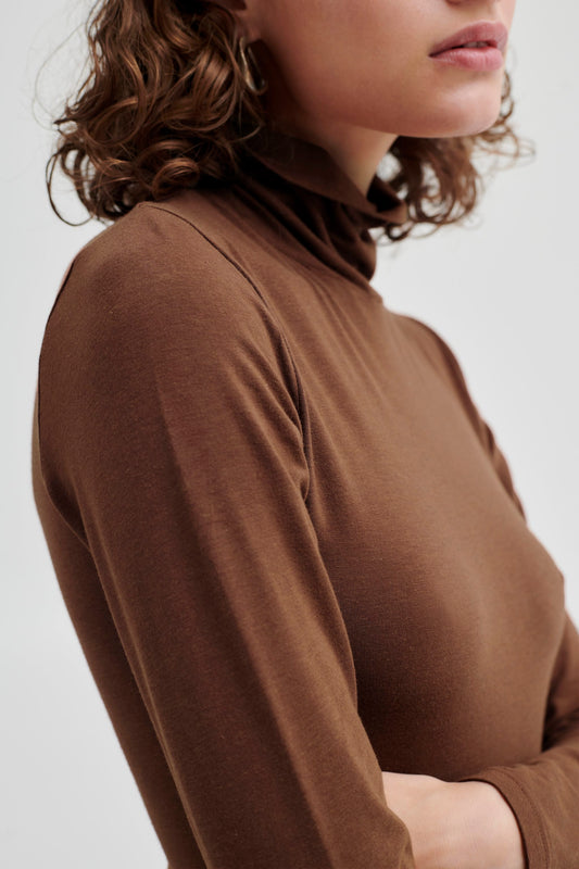 Pamila Roll Neck - Jersey Brunette