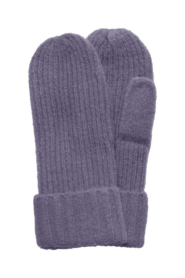 AW22